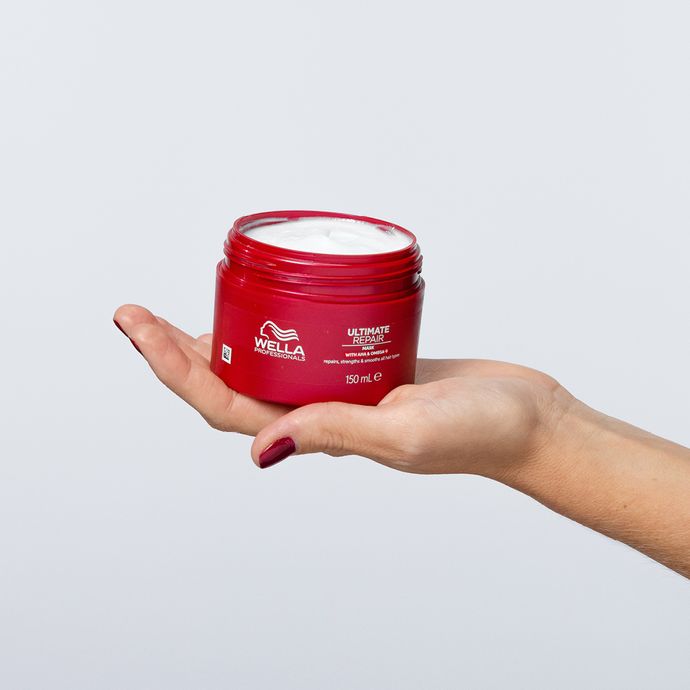 Compartilhar  Favorito Máscara Wella Ultimate Repair 500ml